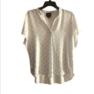 White and Gold Large Fitting Loose Top